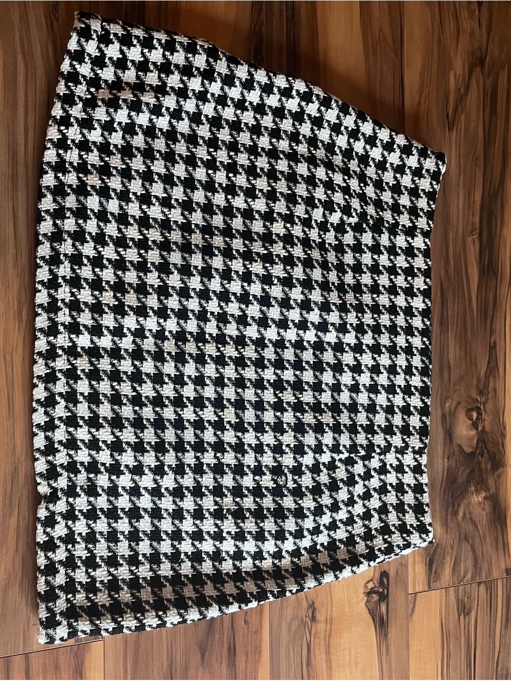 Black and White Houndstooth Tweed Mini Skirt